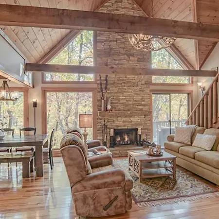 Villa Gnome Mountain - Read Fireside Mix Drinks At The Wet Bar Play Community Golf
